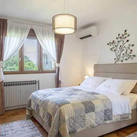 Villa Mendula In Cambarelici - Haus Fuer 6-7 Personen