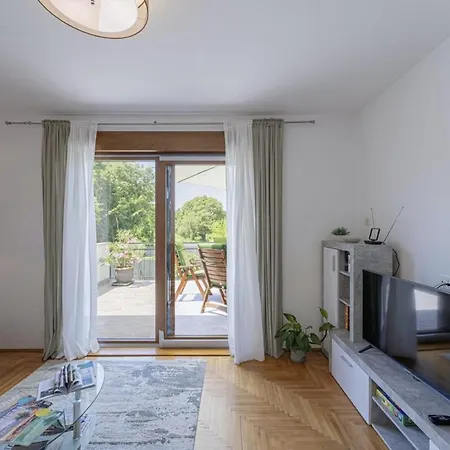 Mendula In Cambarelici - Haus Fuer 6-7 Personen * Krsan