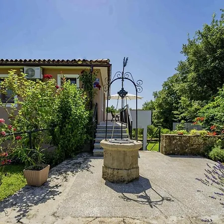 Villa Mendula In Cambarelici - Haus Fuer 6-7 Personen Krsan