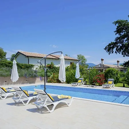Villa Mendula In Cambarelici - Haus Fuer 6-7 Personen *