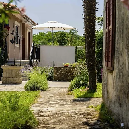 Mendula In Cambarelici - Haus Fuer 6-7 Personen Kršan